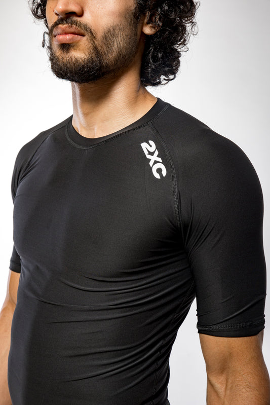 BLACK HALF SLEEVE COMPRESSION