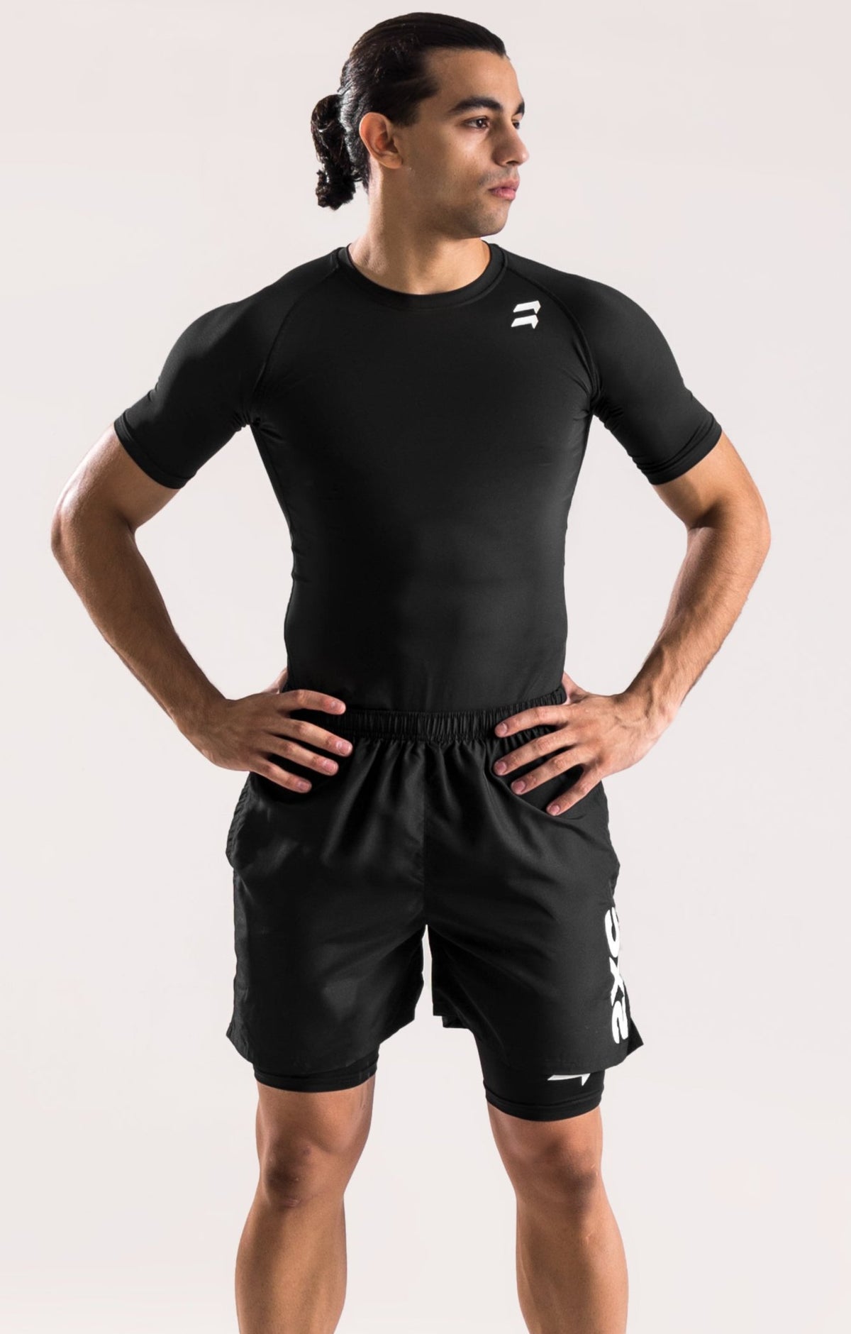 LOGO HALF SLEEVE COMPRESSION